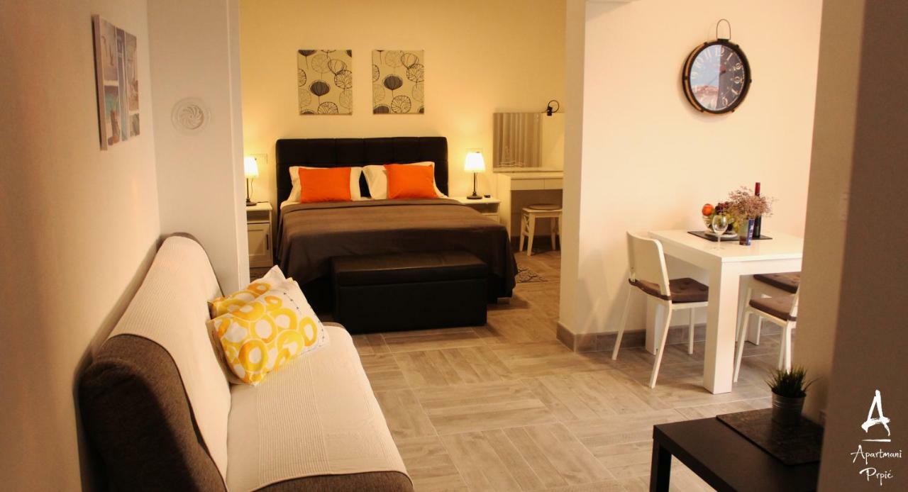 Apartmani Prpic Razanac Ngoại thất bức ảnh