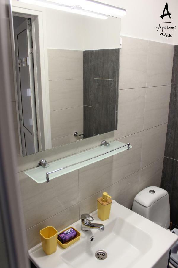 Apartmani Prpic Razanac Ngoại thất bức ảnh